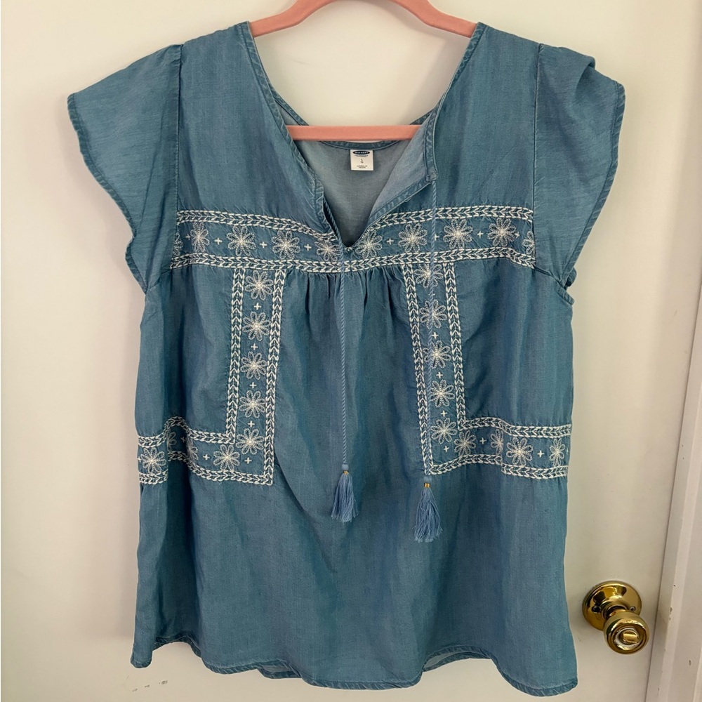 Old Navy Chambray Top - never worn
